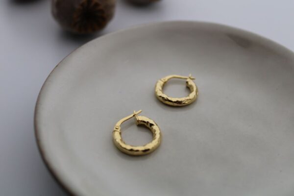 ORECCHINI CERCHI MARTELLATI MINI