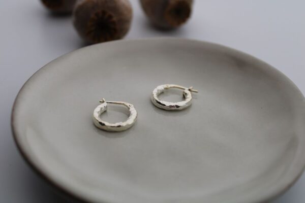 ORECCHINI CERCHI MARTELLATI MINI