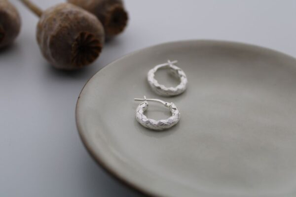 ORECCHINI CERCHI INTRECCIATI MINI