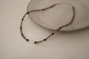 GIROCOLLO "LABRADORITE E GRANATO"